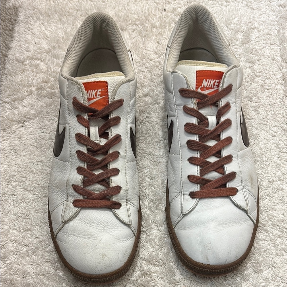 Nike Men's White Sneakers with Brown Accents
